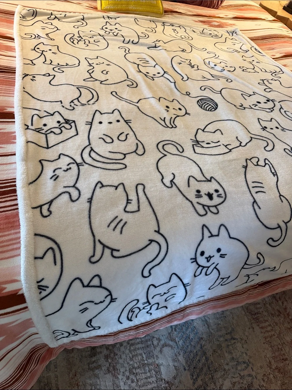 🐈‍⬛ Cute White Plush Cat Throw Blanket with Black Outline 🐈‍⬛ Cats